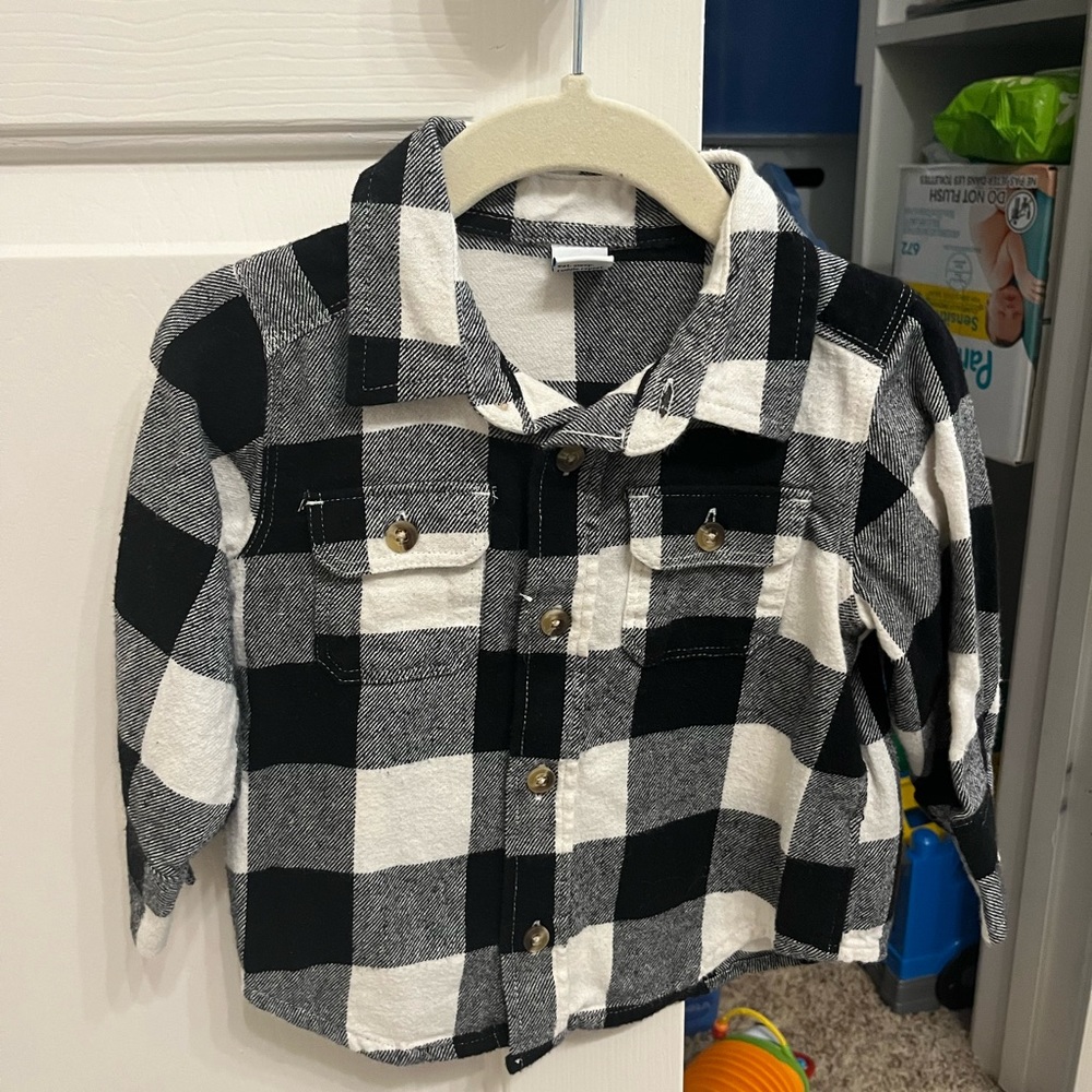 Black and white plaid flannel old navy 12-18 months